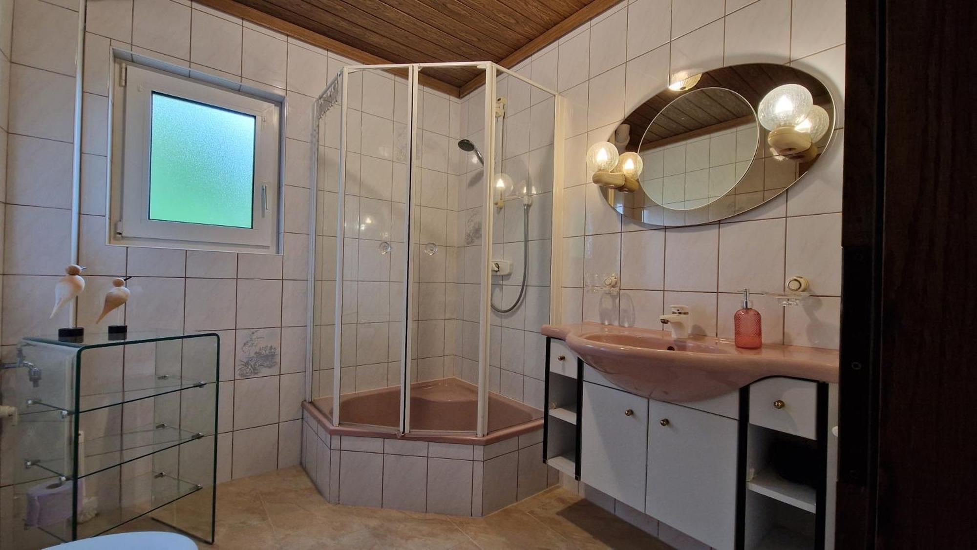 Ferienwohnung Edeltraud, Fusslaeufig Zum See Und 20 Minuten Vom Skigebiet Entfernt Dobriach Exterior photo